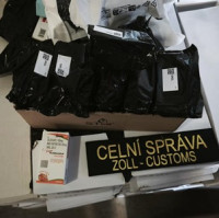 Pražští celníci odhalili distribuční sklad s nelegálním léčivem
